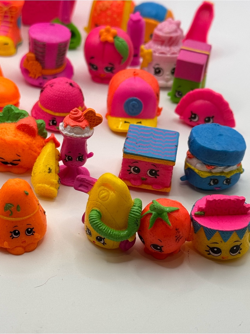 Shopkins Mystery Edition Neon Lot: 41 figures - Picture 4 of 6